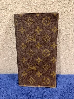 Louis Vuitton Monogram Bifold Wallet, Checkbook & Passport Holder Organizer in 1